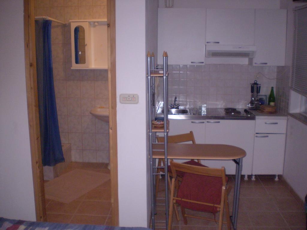 Apartments Zuvela Korcula Town Room photo