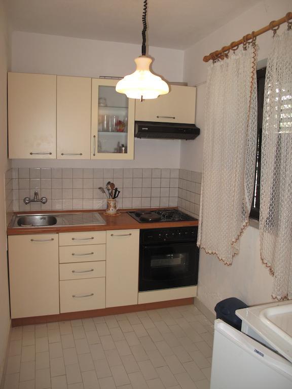 Apartments Zuvela Korcula Town Room photo